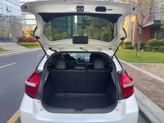 Toyota Vios FS 2017 1.5L CVT Versión Fengchi interior foto 17 Toyota Vios FS 2017 1.5L CVT Versión Fengchi interior foto 17