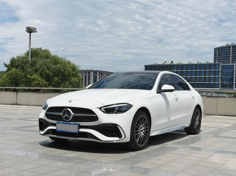 Mercedes-Benz C-Class 2025 Restyling C 260 L Sports version exterior photo 3 Mercedes-Benz C-Class 2025 Restyling C 260 L Sports version exterior photo 3