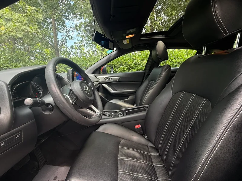 Mazda CX-4 2018 2.0L Автоматический двухприводный Blue Sky Discovery Edition Страна В. интерьер фото 6