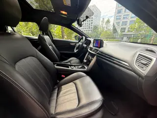 Mazda CX-4 2018 2.0L Автоматический двухприводный Blue Sky Discovery Edition Страна В. интерьер фото 8