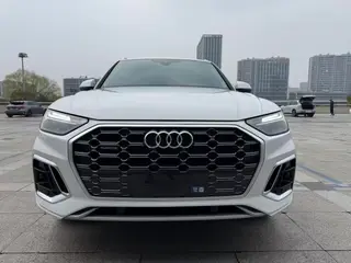 Audi Q5L 2022 40T Модный и динамичный экстерьер фото 2 Audi Q5L 2022 40T Модный и динамичный экстерьер фото 2