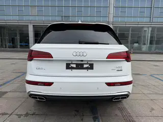 Audi Q5L 2022 40T Модный и динамичный интерьер фото 8 Audi Q5L 2022 40T Модный и динамичный интерьер фото 8