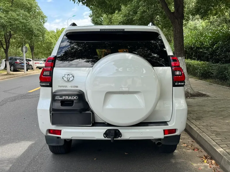 Toyota Prado 2018 3.5L Automatique TX-L Pin de secours à l'arrière extérieur photo 5 Toyota Prado 2018 3.5L Automatique TX-L Pin de secours à l'arrière extérieur photo 5