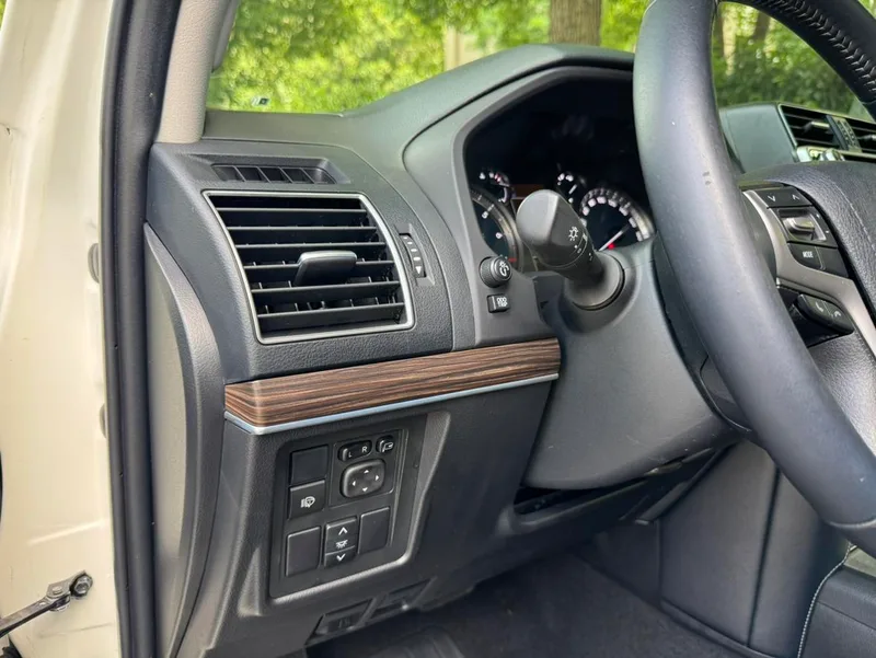 Toyota Prado 2018 3.5L Automatique TX-L Pin de secours à l'arrière extérieur photo 8 Toyota Prado 2018 3.5L Automatique TX-L Pin de secours à l'arrière extérieur photo 8
