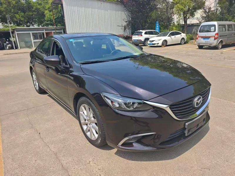 Mazda Atenza 2017 2.0L Edición Deluxe Blue Sky interior foto 7 Mazda Atenza 2017 2.0L Edición Deluxe Blue Sky interior foto 7