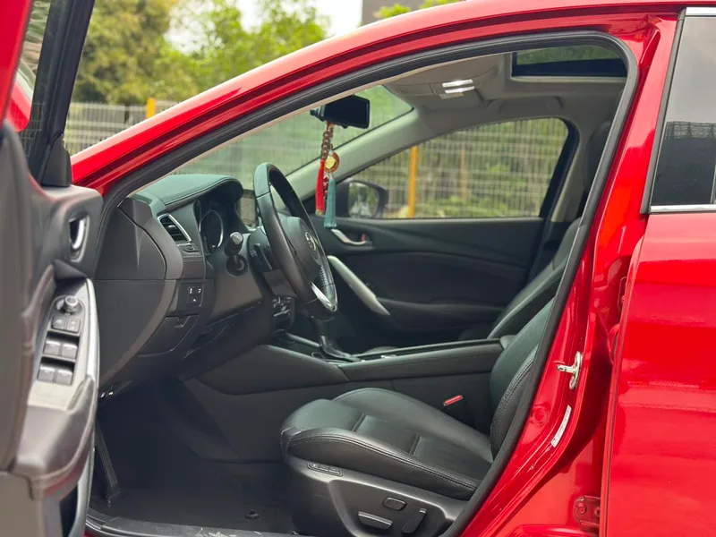 Mazda Atenza 2018 2.5L Blue Sky Sport Edition China V interior photo 10