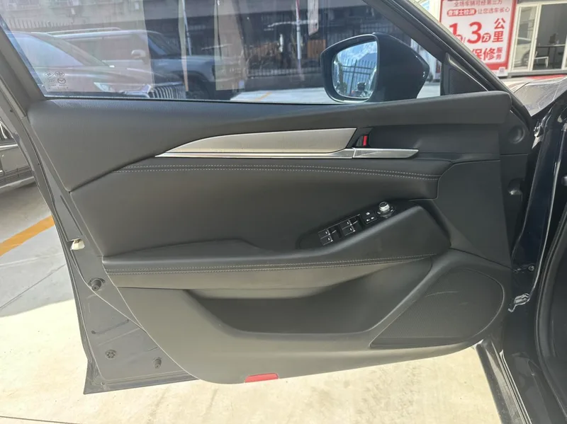 Mazda Atenza 2020 2.5L Blue Sky Sport Edition interior photo 14