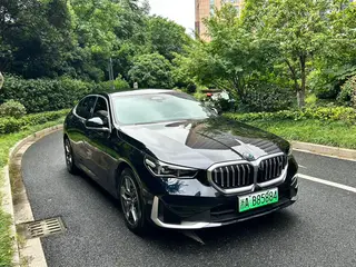 BMW i5 2024 eDrive35L Ensemble de luxe extérieur photo 3 BMW i5 2024 eDrive35L Ensemble de luxe extérieur photo 3