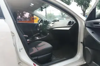 Mazda Mazda3 Xingcheng 2015 Hatchback 1.6L Tipo de confort manual exterior foto 4 Mazda Mazda3 Xingcheng 2015 Hatchback 1.6L Tipo de confort manual exterior foto 4