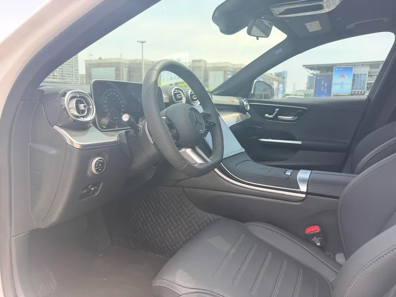 Mercedes-Benz C-Class 2025 Restyling C 260 L Sports version interior photo 10 Mercedes-Benz C-Class 2025 Restyling C 260 L Sports version interior photo 10