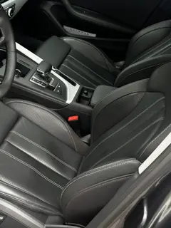 Audi A4L 2022 40 TFSI Deluxe dinámico interior foto 12 Audi A4L 2022 40 TFSI Deluxe dinámico interior foto 12