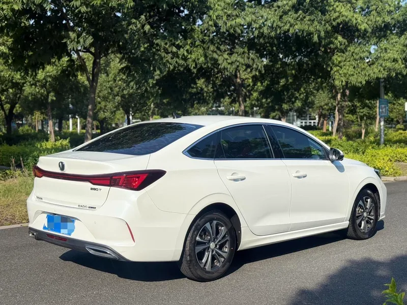 Changan Eado 2023 PLUS Versión de disfrute Ballena azul NE 1.4T GDI DCT Acabado premium interior foto 12
