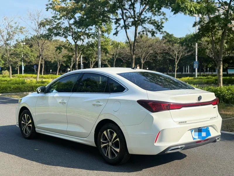 Changan Eado 2023 PLUS Versión de disfrute Ballena azul NE 1.4T GDI DCT Acabado premium interior foto 13
