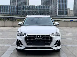 Audi Q3 2021 40 TFSI Mode dynamique extérieur photo 2 Audi Q3 2021 40 TFSI Mode dynamique extérieur photo 2