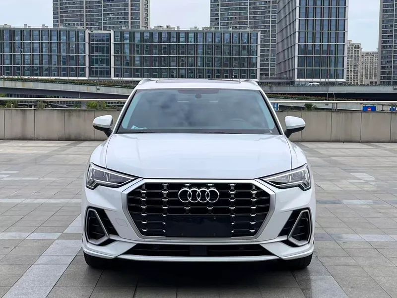 Audi Q3 2021 40 TFSI Mode dynamique extérieur photo 2 Audi Q3 2021 40 TFSI Mode dynamique extérieur photo 2