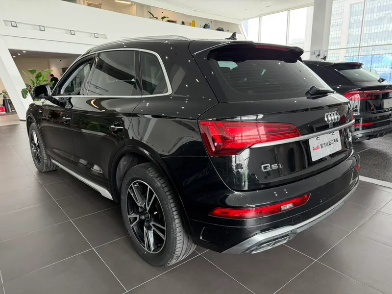 Audi Q5L 2022 40T Tipo dinámico de moda exterior foto 6 Audi Q5L 2022 40T Tipo dinámico de moda exterior foto 6