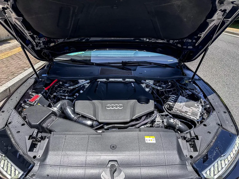 Audi A7L 2022 55 TFSI quattro S-line Черный костюм типа Чжиюань интерьер фото 19 Audi A7L 2022 55 TFSI quattro S-line Черный костюм типа Чжиюань интерьер фото 19