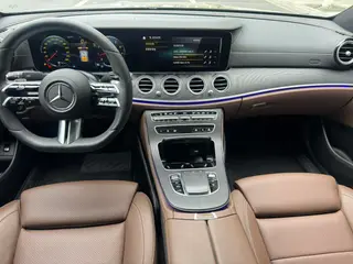 Mercedes-Benz E-Class 2022 Segundo cambio E 300 L De lujo Coche deportivo interior foto 11 Mercedes-Benz E-Class 2022 Segundo cambio E 300 L De lujo Coche deportivo interior foto 11