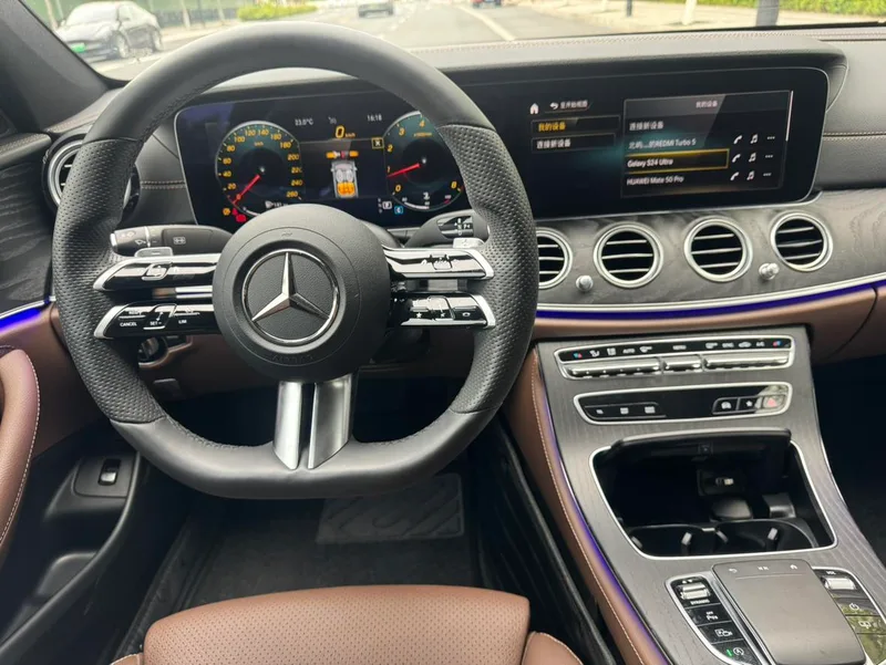 Mercedes-Benz E-Class 2022 Segundo cambio E 300 L De lujo Coche deportivo interior foto 12 Mercedes-Benz E-Class 2022 Segundo cambio E 300 L De lujo Coche deportivo interior foto 12