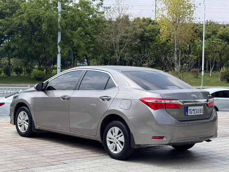 Toyota Corolla 2017 1.6L CVT GL interior foto 6 Toyota Corolla 2017 1.6L CVT GL interior foto 6