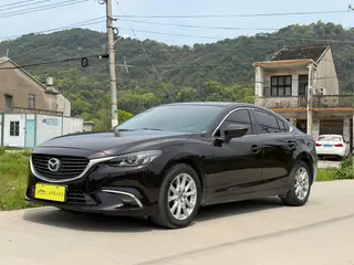 Mazda Atenza 2017 2.0L Edición Deluxe Blue Sky exterior foto 2 Mazda Atenza 2017 2.0L Edición Deluxe Blue Sky exterior foto 2