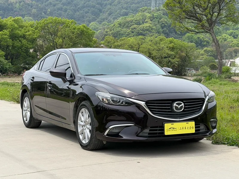 Mazda Atenza 2017 2.0L Edición Deluxe Blue Sky exterior foto 4 Mazda Atenza 2017 2.0L Edición Deluxe Blue Sky exterior foto 4