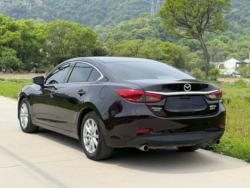Mazda Atenza 2017 2.0L Edición Deluxe Blue Sky exterior foto 7 Mazda Atenza 2017 2.0L Edición Deluxe Blue Sky exterior foto 7
