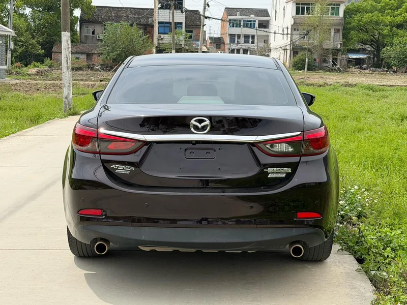 Mazda Atenza 2017 2.0L Edición Deluxe Blue Sky exterior foto 8 Mazda Atenza 2017 2.0L Edición Deluxe Blue Sky exterior foto 8