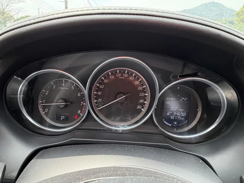 Mazda Atenza 2017 2.0L Edición Deluxe Blue Sky interior foto 14 Mazda Atenza 2017 2.0L Edición Deluxe Blue Sky interior foto 14