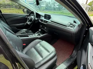 Mazda Atenza 2017 2.0L Edición Deluxe Blue Sky interior foto 15 Mazda Atenza 2017 2.0L Edición Deluxe Blue Sky interior foto 15