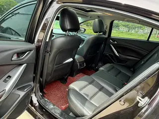 Mazda Atenza 2017 2.0L Edición Deluxe Blue Sky interior foto 16 Mazda Atenza 2017 2.0L Edición Deluxe Blue Sky interior foto 16