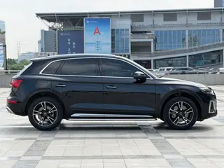 Audi Q5L 2022 40T Tipo dinámico de moda exterior foto 7 Audi Q5L 2022 40T Tipo dinámico de moda exterior foto 7