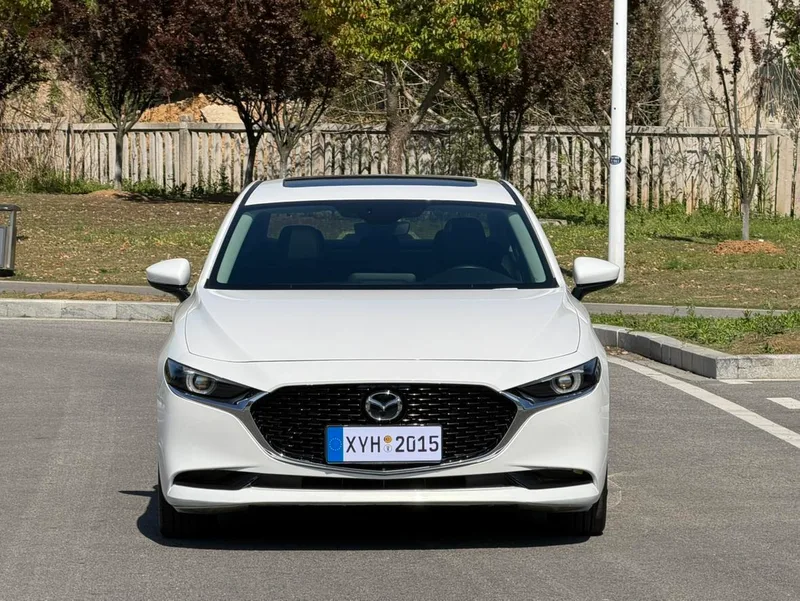 Mazda Mazda3 Axela 2021 2.0L Auto Quality Edition exterior photo 2