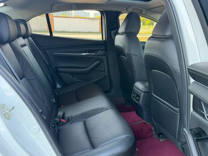 Mazda Mazda3 Axela 2021 2.0L Auto Quality Edition interior photo 13