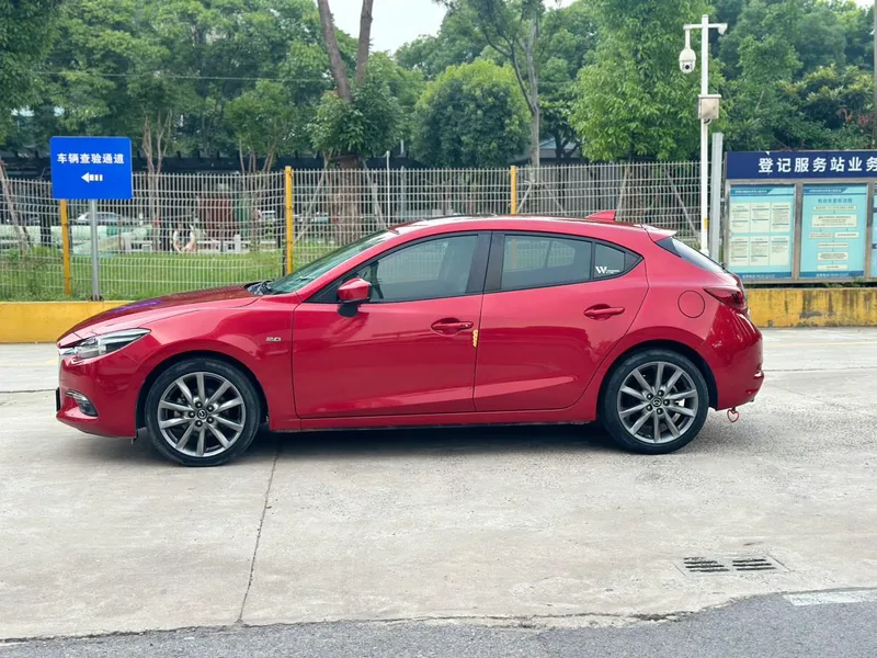 Mazda Mazda3 Axela 2017 Two-box 2.0L Automatic Sport China V exterior photo 5 Mazda Mazda3 Axela 2017 Two-box 2.0L Automatic Sport China V exterior photo 5