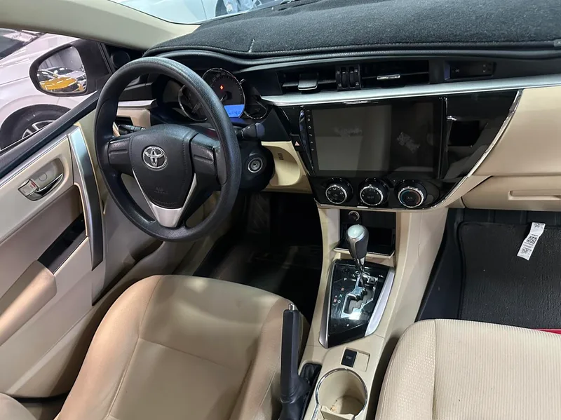 Toyota Corolla 2014 1.6L CVT GL interior foto 7 Toyota Corolla 2014 1.6L CVT GL interior foto 7