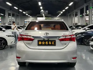 Toyota Corolla 2014 1.6L CVT GL interior foto 9 Toyota Corolla 2014 1.6L CVT GL interior foto 9