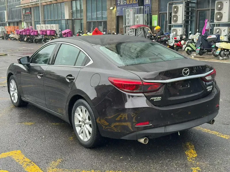 Mazda Atenza 2017 2.0L Edición Deluxe Blue Sky exterior foto 4