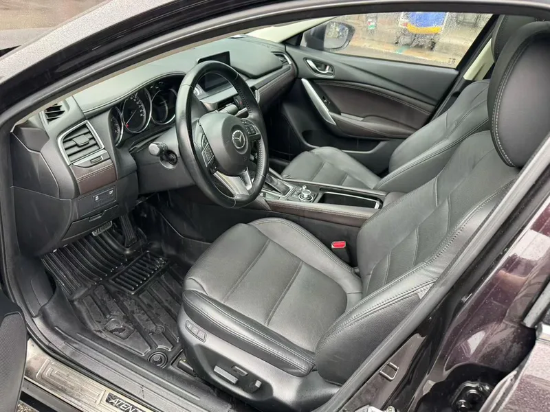Mazda Atenza 2017 2.0L Edición Deluxe Blue Sky interior foto 7