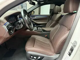 BMW 5 Series 2022 Mise à jour 530Li Type de luxe M Ensemble de sport intérieur photo 12 BMW 5 Series 2022 Mise à jour 530Li Type de luxe M Ensemble de sport intérieur photo 12