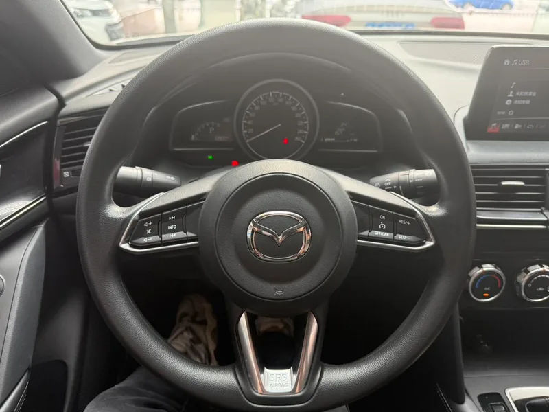 Mazda CX-4 2021 2.0L Versión vibrante del cielo azul con tracción en dos ruedas interior foto 12