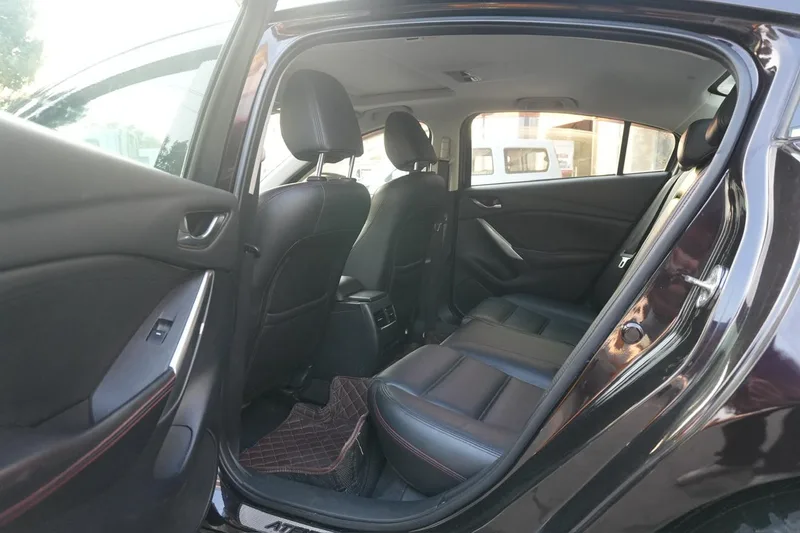 Mazda Atenza 2015 2.0L Edición Deluxe Blue Sky interior foto 12