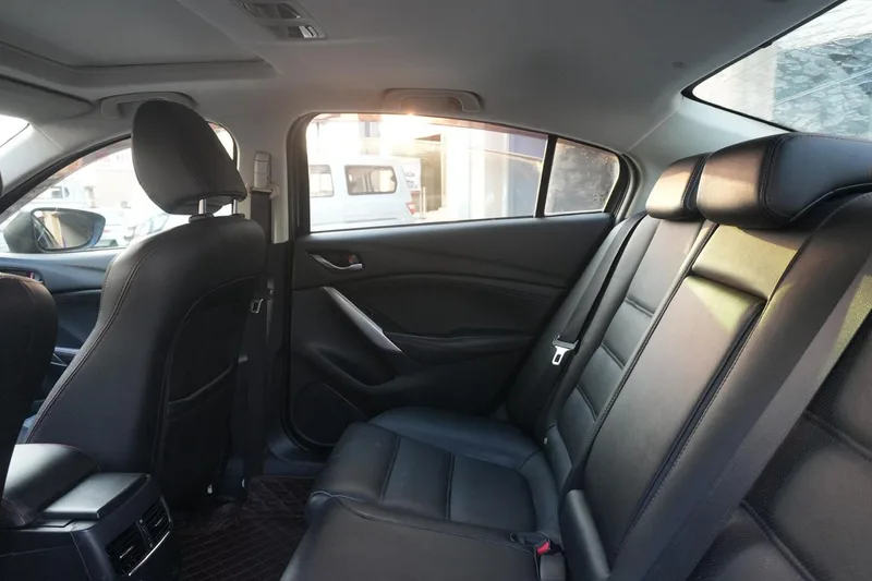 Mazda Atenza 2015 2.0L Edición Deluxe Blue Sky interior foto 13