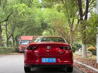 Mazda Mazda3 Axela 2020 2.0L Versión de calidad automática exterior foto 5 Mazda Mazda3 Axela 2020 2.0L Versión de calidad automática exterior foto 5