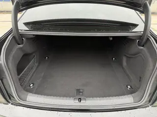 Audi A6L 2022 40 TFSI Роскошный элегантный тип интерьер фото 17 Audi A6L 2022 40 TFSI Роскошный элегантный тип интерьер фото 17
