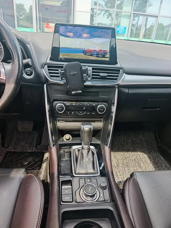 Mazda CX-4 2016 2.0L Automatic two-wheel drive blue sky grade version interior photo 13 Mazda CX-4 2016 2.0L Automatic two-wheel drive blue sky grade version interior photo 13