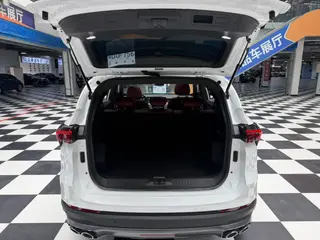 Jetour X70 PLUS 2023 1.5T DCT Brave person PLUS 5 seat interior photo 17 Jetour X70 PLUS 2023 1.5T DCT Brave person PLUS 5 seat interior photo 17