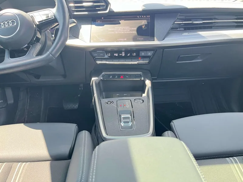 Audi A3 2023 Mise à jour A3L Limousine 35 TFSI Mode Sport intérieur photo 10 Audi A3 2023 Mise à jour A3L Limousine 35 TFSI Mode Sport intérieur photo 10