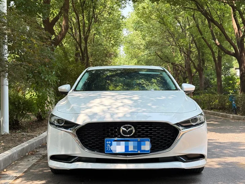 Mazda Mazda3 Axela 2023 2.0L Automatic quality elegant version exterior photo 2 Mazda Mazda3 Axela 2023 2.0L Automatic quality elegant version exterior photo 2