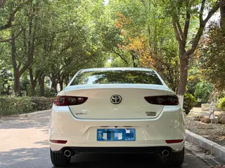 Mazda Mazda3 Axela 2023 2.0L Automatic quality elegant version exterior photo 5 Mazda Mazda3 Axela 2023 2.0L Automatic quality elegant version exterior photo 5